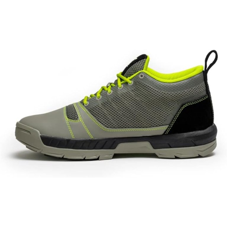  The Kujo Yardware Kujo Yard Shoes on a white background.