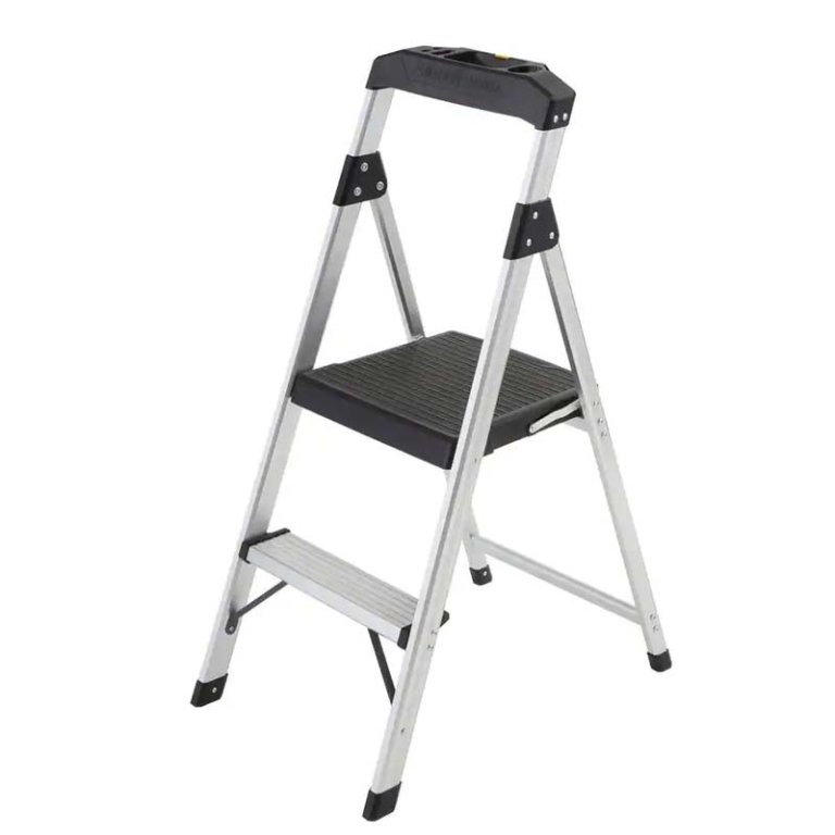  The Best Step Ladder Option: Gorilla Ladders 2-Step Aluminum Step Stool Ladder