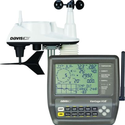 The Davis Instruments 6250 Vantage Vue Weather Station and indoor console on a white background.