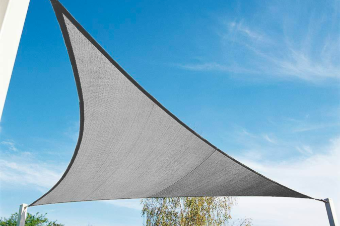 The Best Outdoor Shades for Privacy and Temperature Control