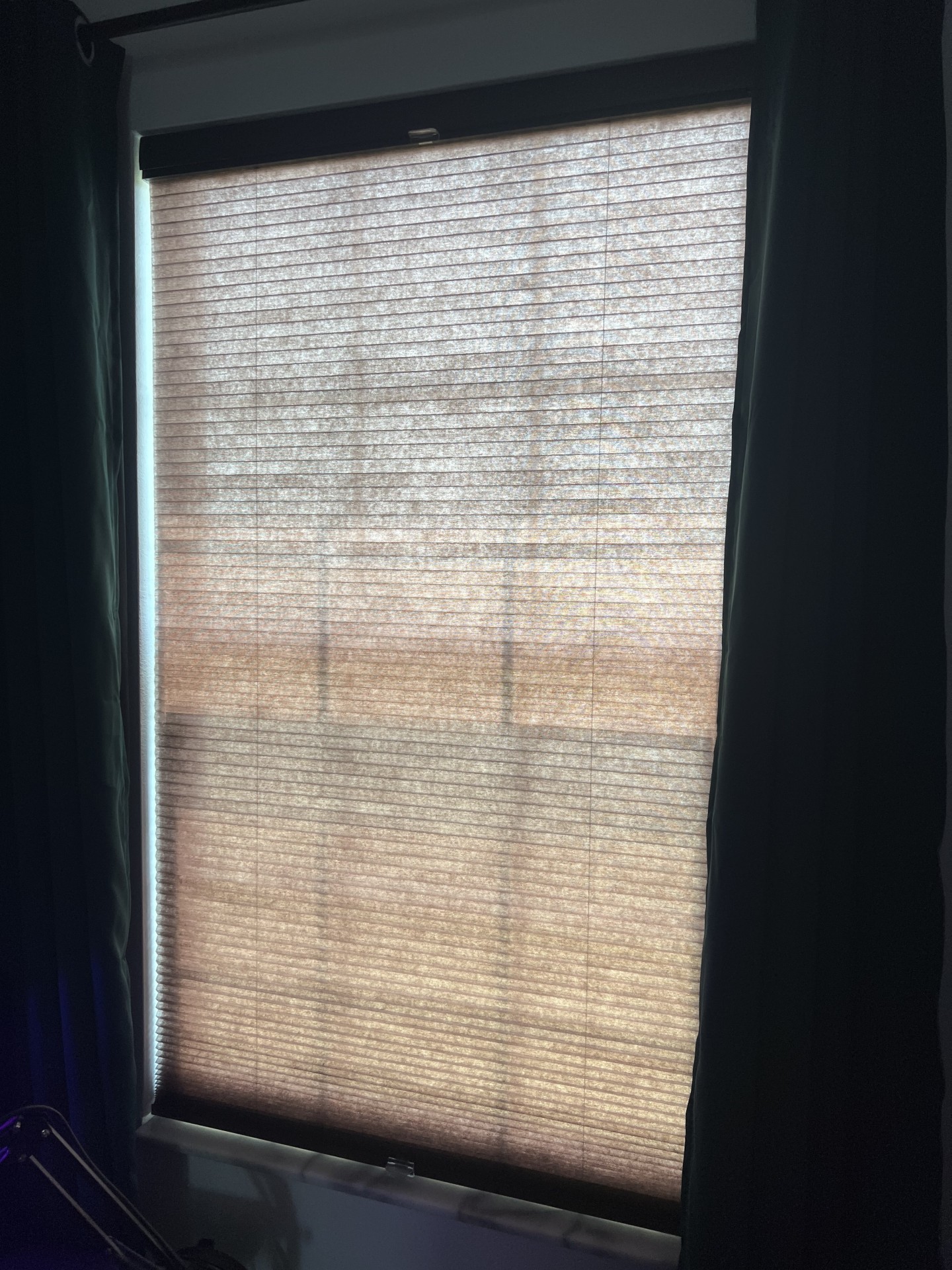 Windowsandgarden Cordless Honeycomb Cellular Shades installed