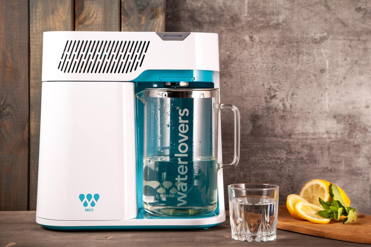 The best water filter option next to a sliced orange and glass of water