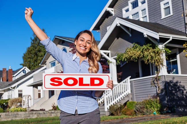 It’s a Seller’s Market, But is It a Bad Time to Sell Your Home?