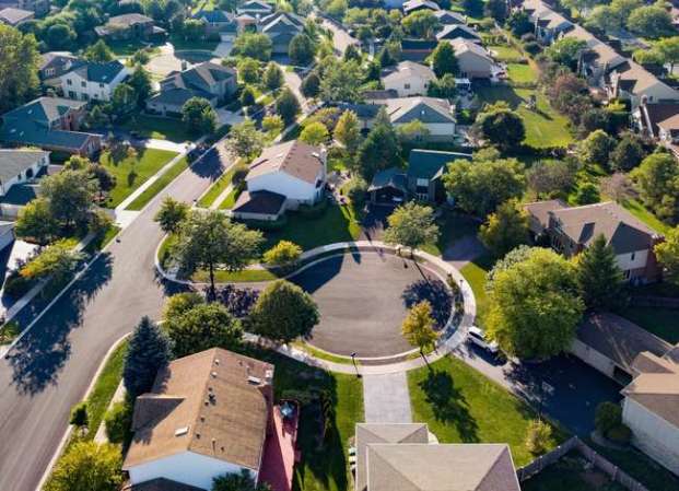 9 Things No One Tells You About Moving to the Suburbs