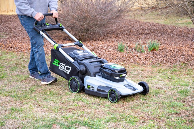 One of Our Favorite Tested Lawn Mowers Is $150 Off Right Now