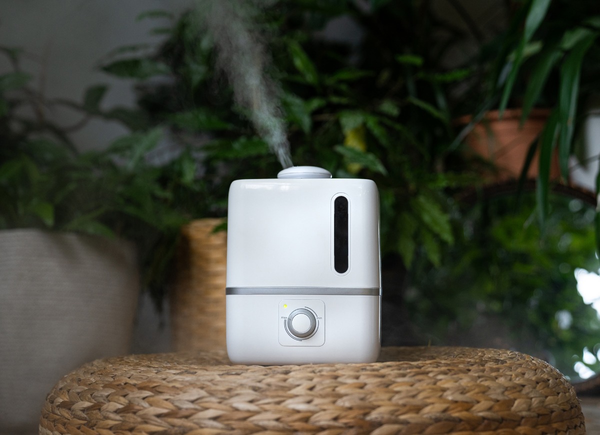 air humidifier in home