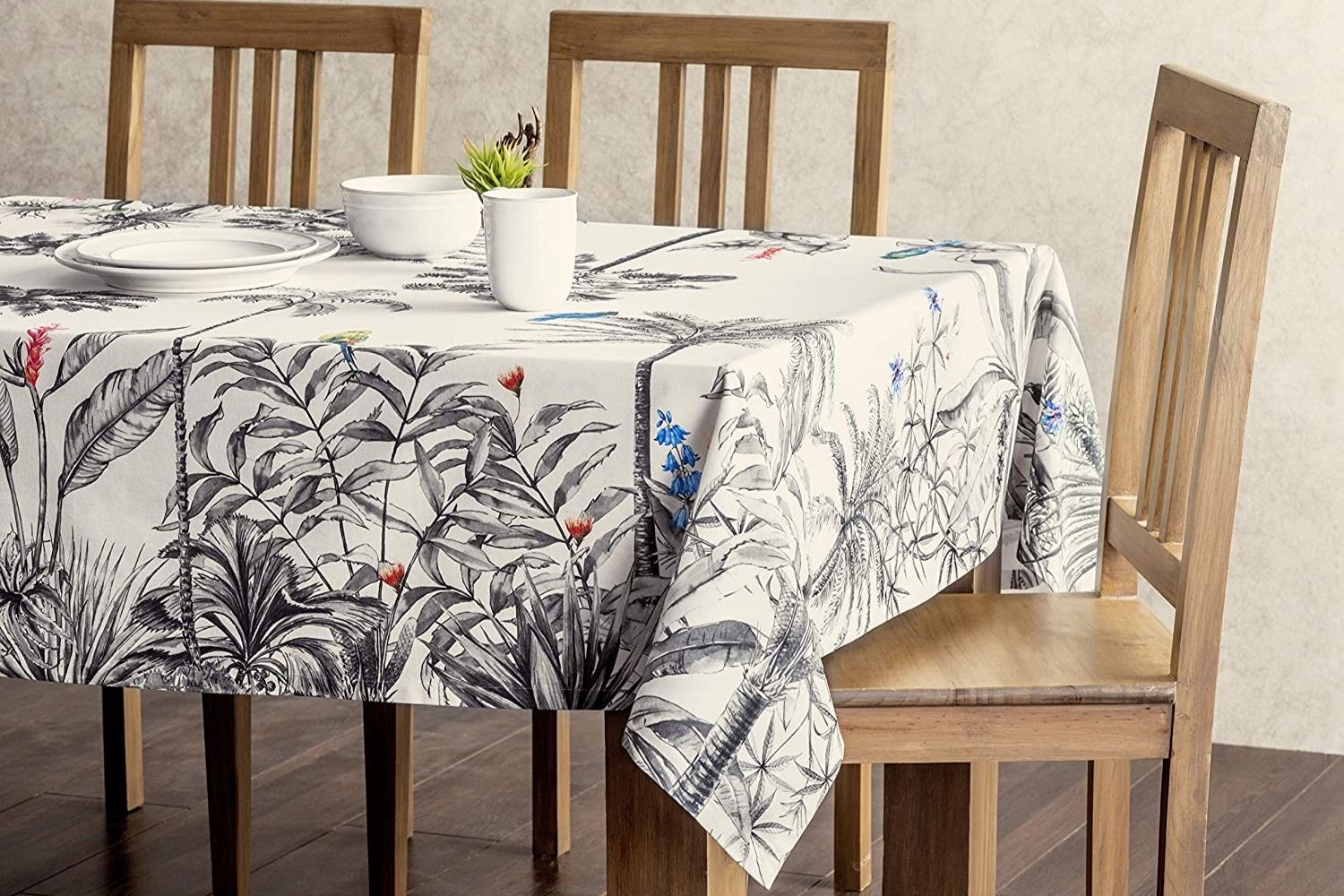 The Best Tablecloths Options