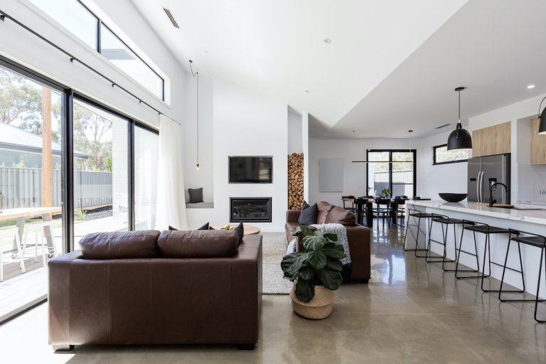 how to stain a concrete floor