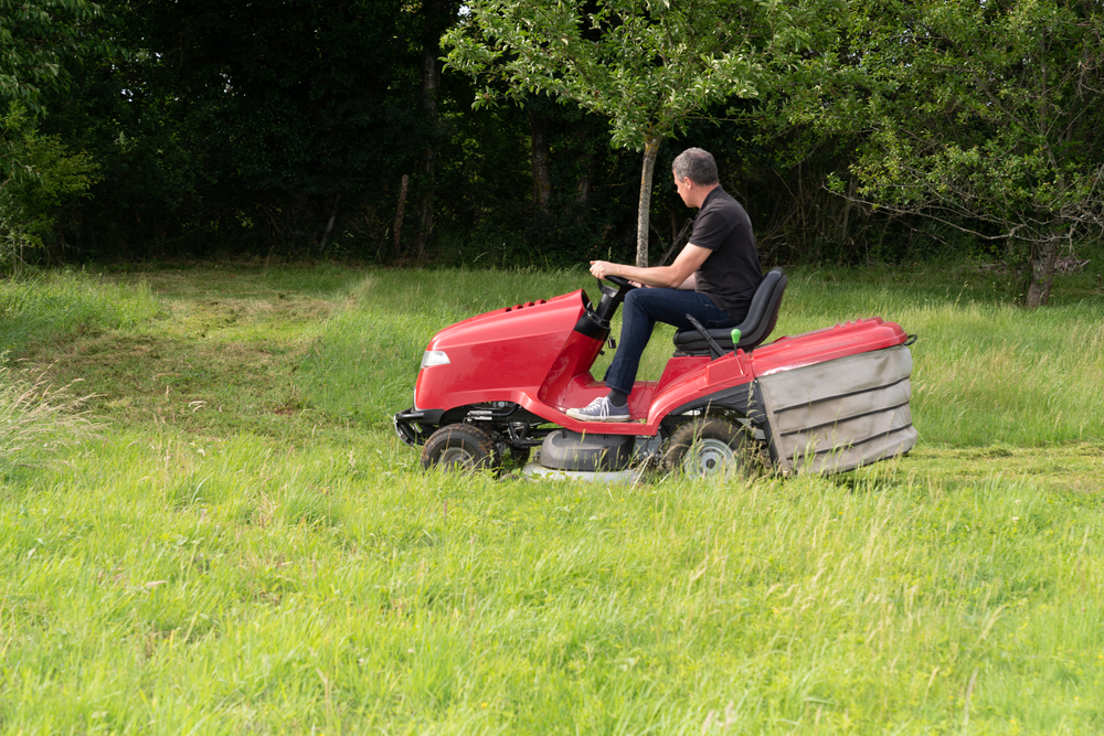 The Best Riding Lawn Mower For Hills Options