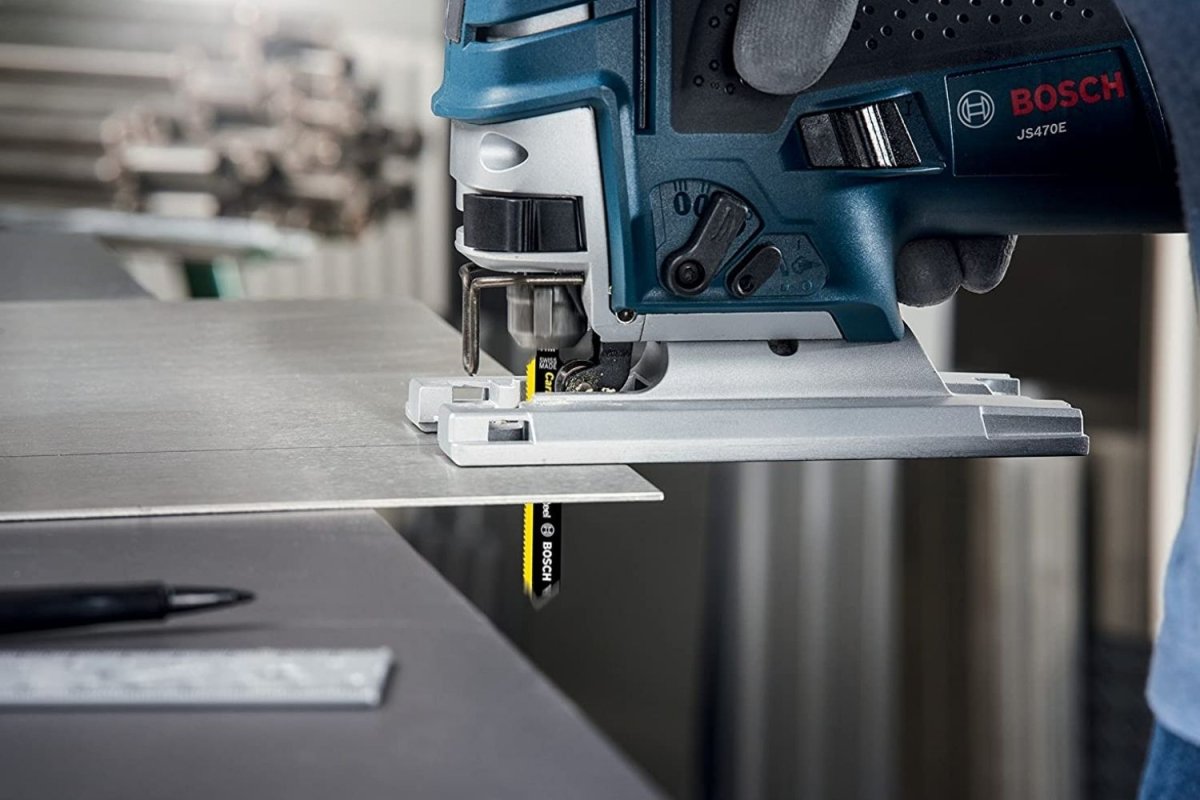 The Best Saw Blade For Cutting Laminate Flooring Options