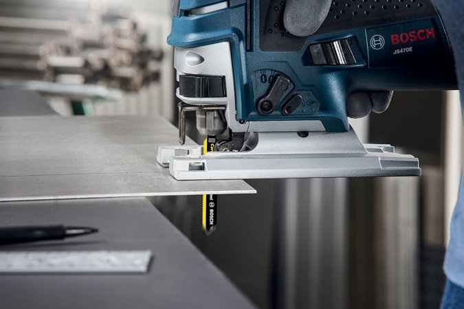 The Best Saw Blade For Cutting Laminate Flooring Options