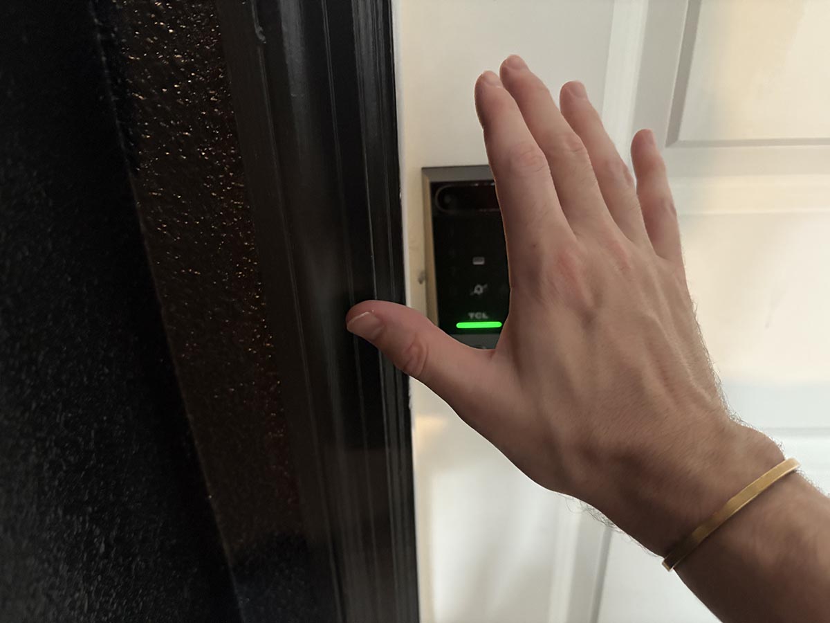 TCL palm vein door lock open