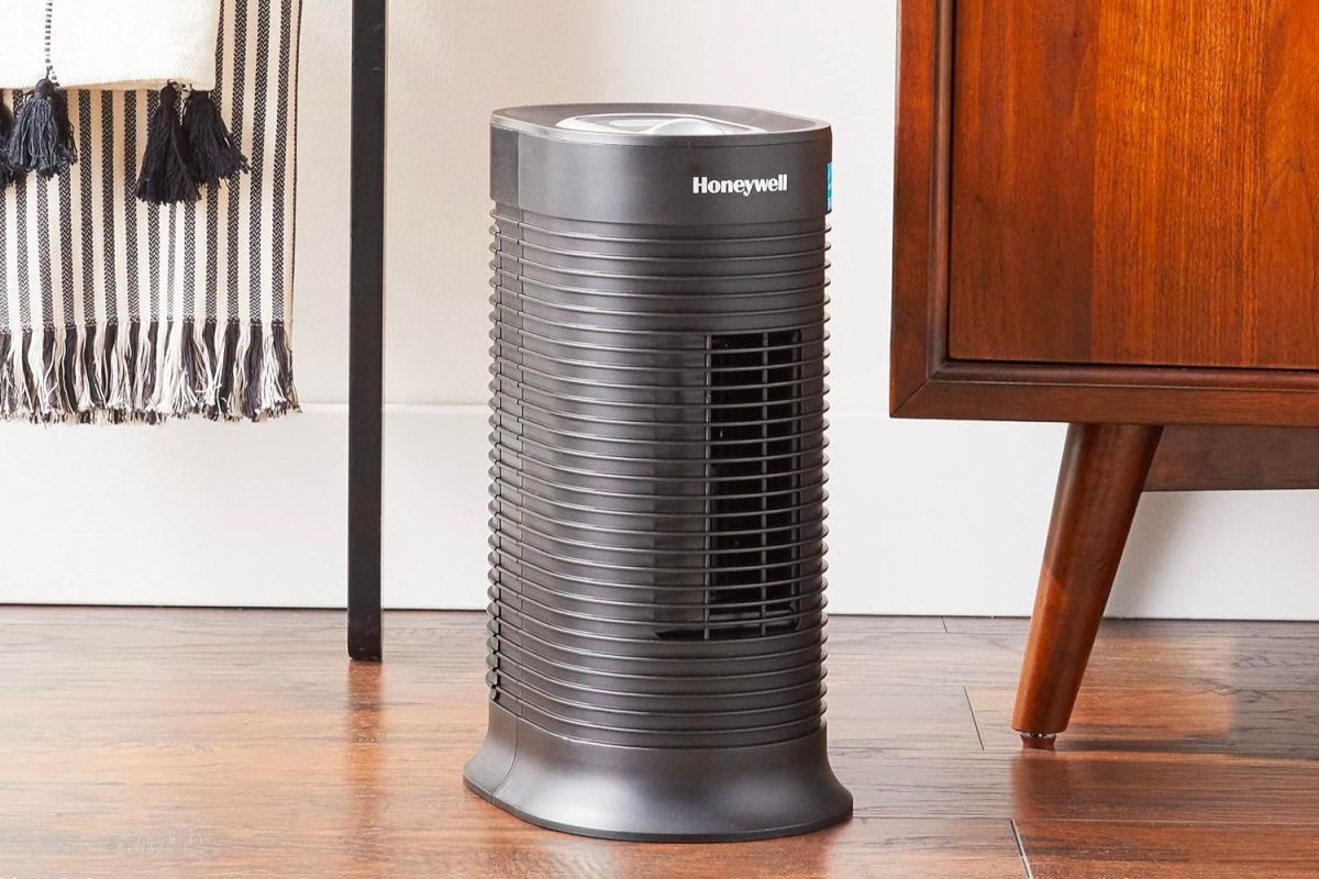 Best Air Purifier for Wildfire Smoke with a Modern Design Effectively Purifying the Air in the Room.