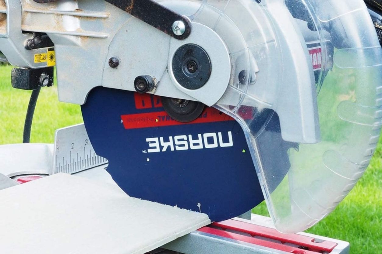 The Best Saw Blade for Cutting Laminate Flooring - Bob Vila