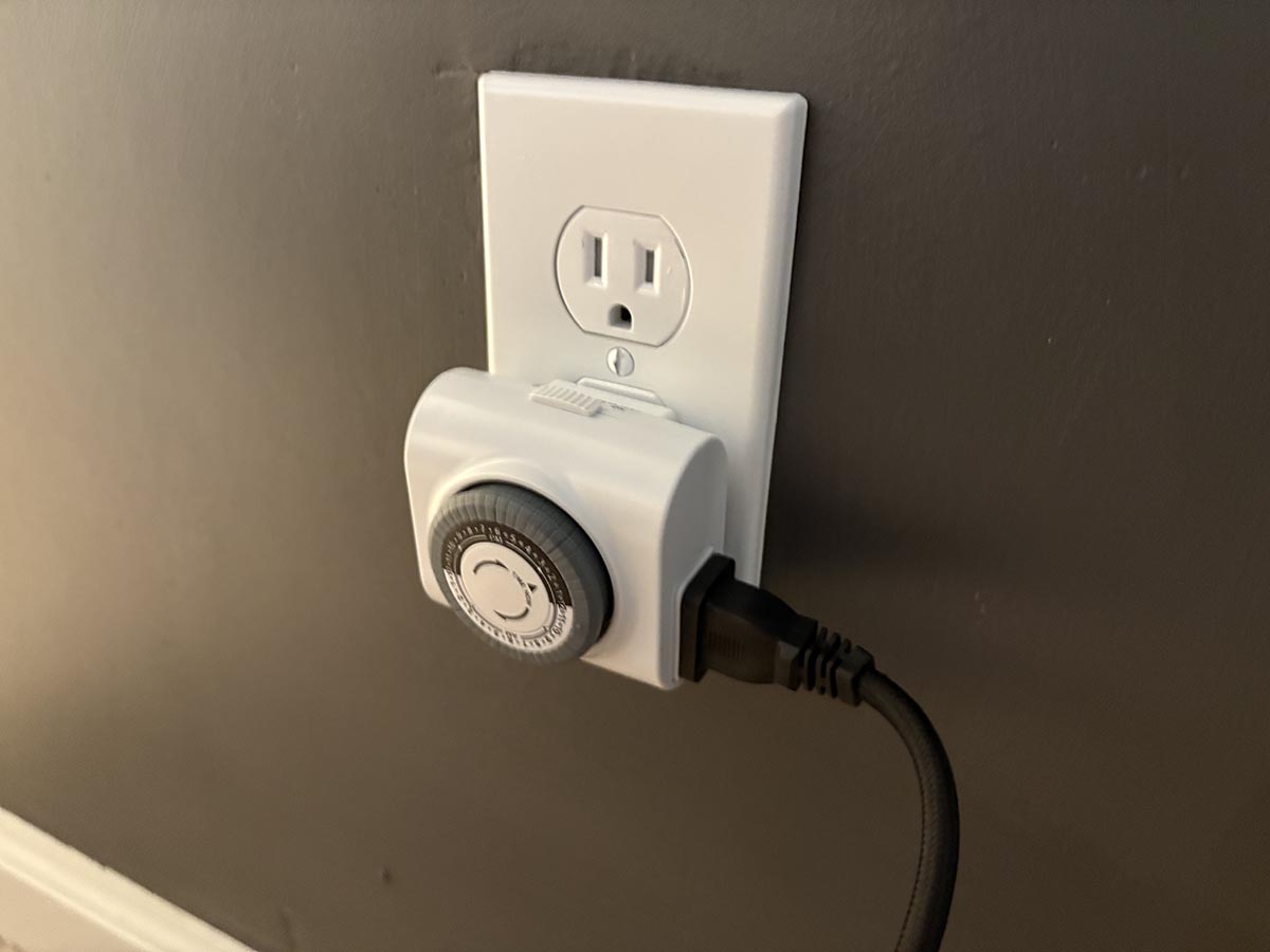Valikiy grow light timer plugged in