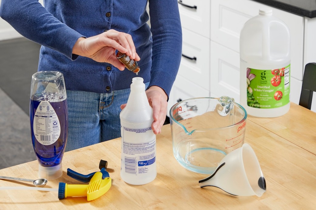 How to Make Homemade Window Cleaner