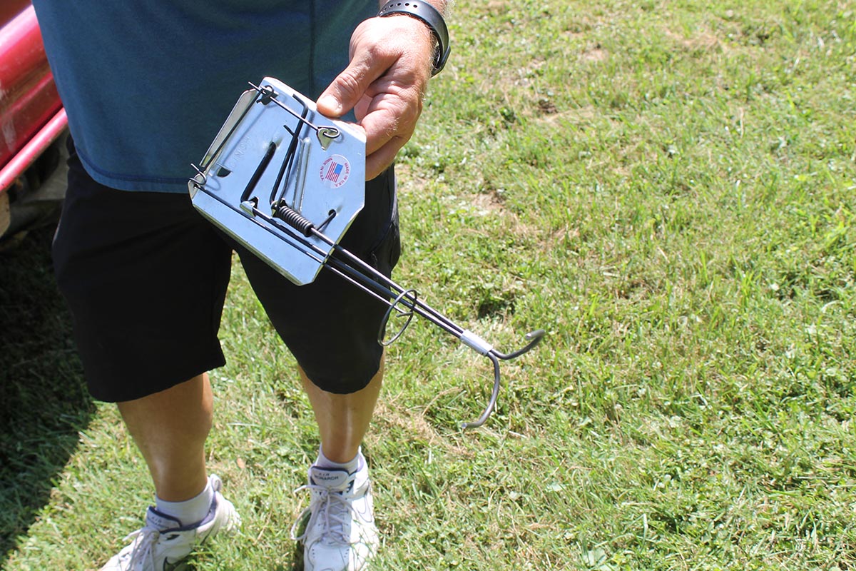 Cinch Mole Trap