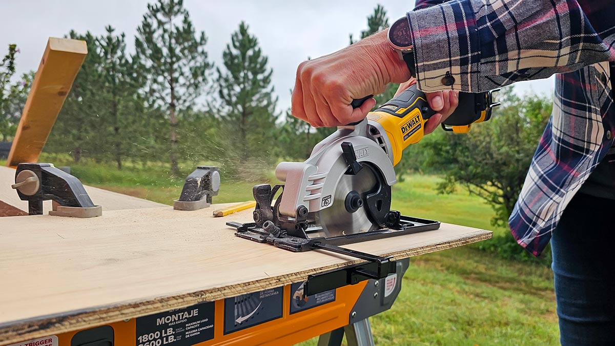 DeWalt 6.5 inch circular saw
