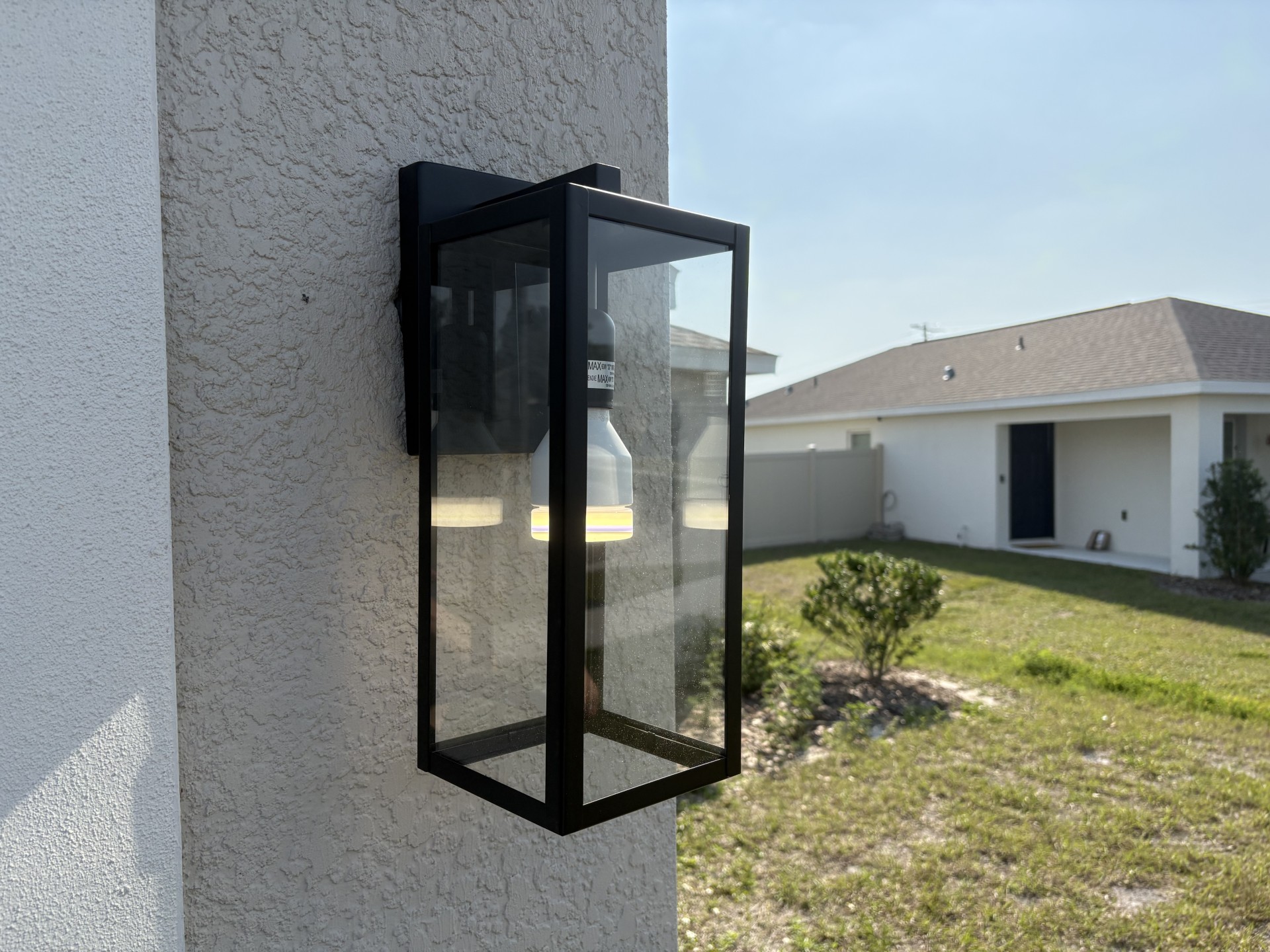 Globe Electric outdoor light 03