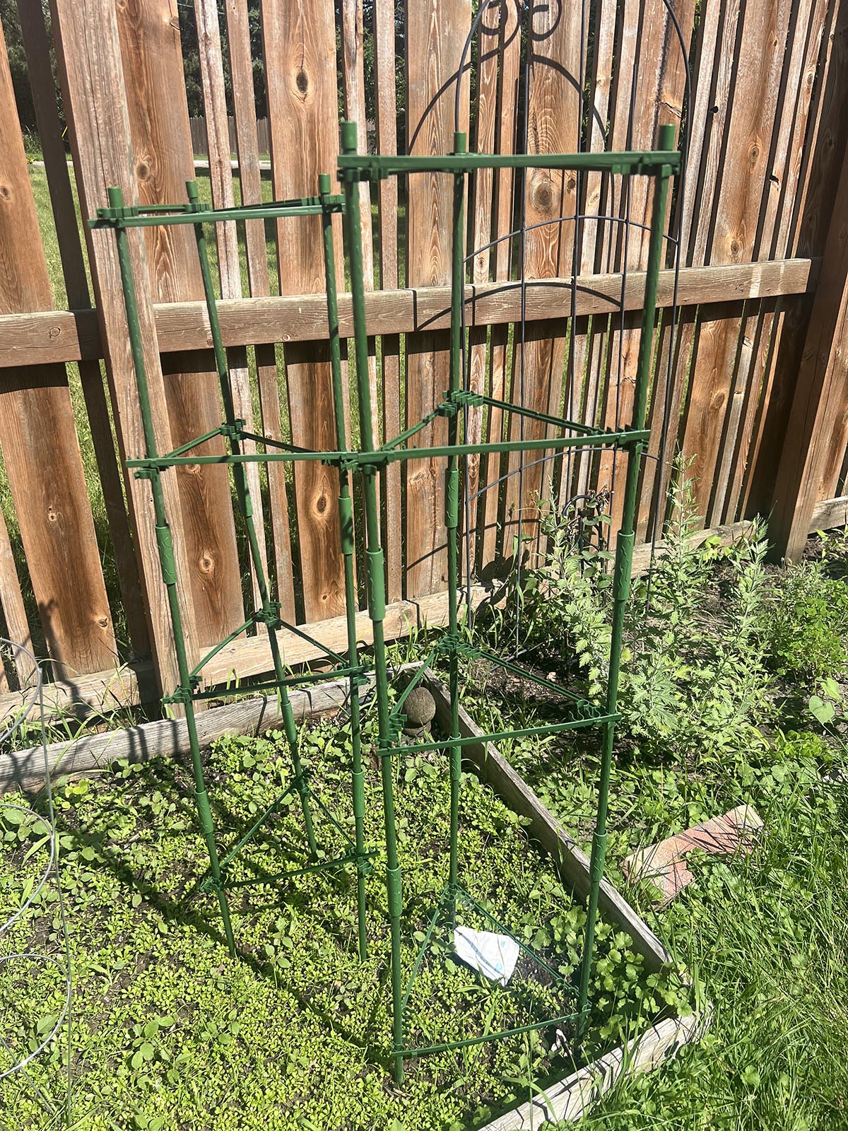 Growneer-back and KBrands-front
