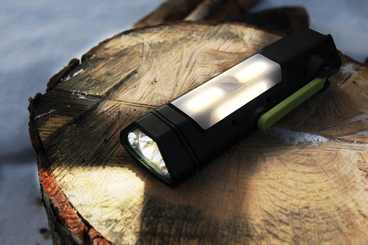 The Best HandCrank Flashlight Options for Light in Emergency