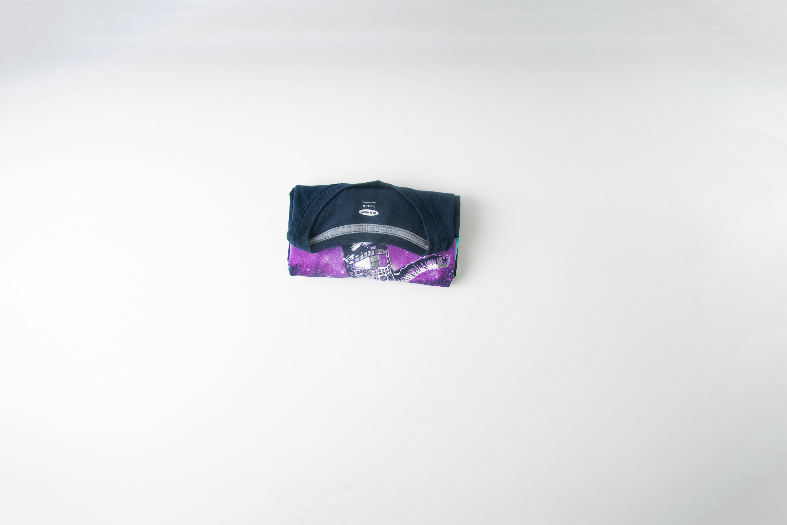 how to fold a shirt