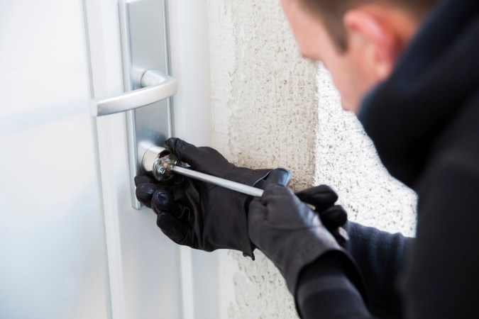 13 Free Ways to Keep Thieves Away From Your Home