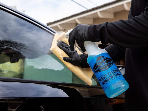 16 Winter Emergency Supplies You Should Always Keep in Your Car