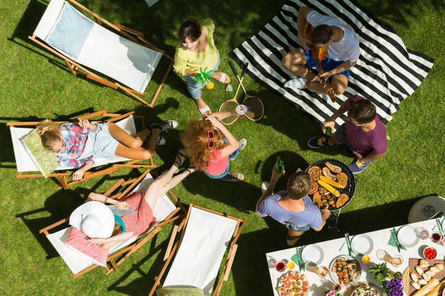 15 Outdoor Entertaining Tips for Stress-Free Summer Hosting