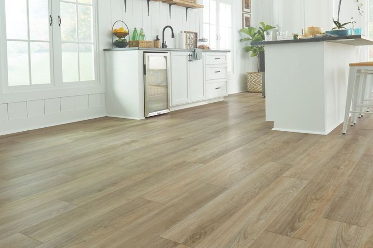The Best Vinyl Plank Flooring for Your Home: Mohawk vinyl plank flooring solid tech plus