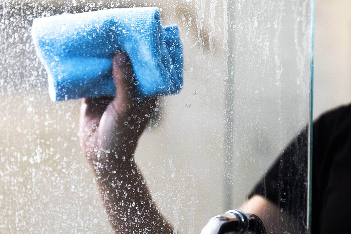 The Best Cleaner for Glass Shower Options