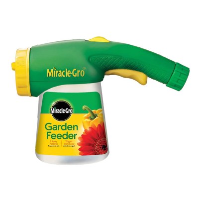 The Best Hose End Sprayer Option: Miracle-Gro Garden Feeder