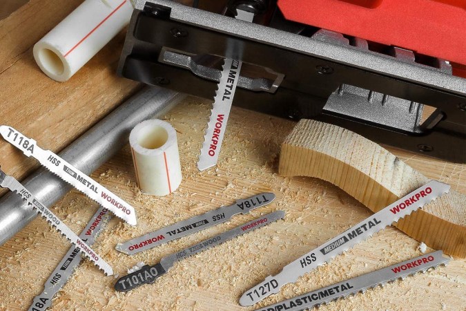 The Best Straight Edge Clamp for Making Precision Cuts