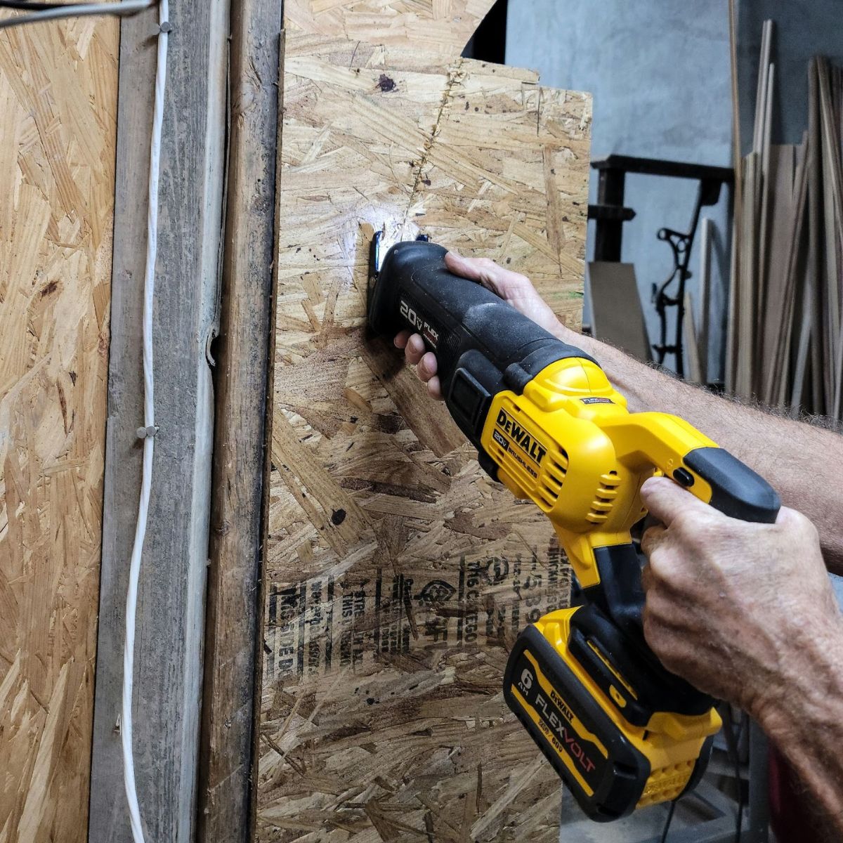 The Best Cordless Reciprocating Saws Option: DeWalt 20V MAX Cordless Reciprocating Saw