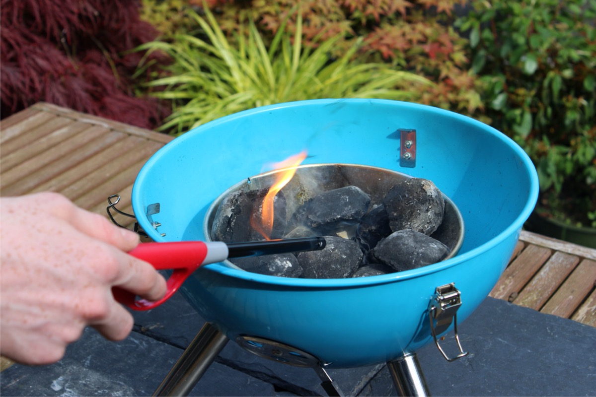 how to start a charcoal grill