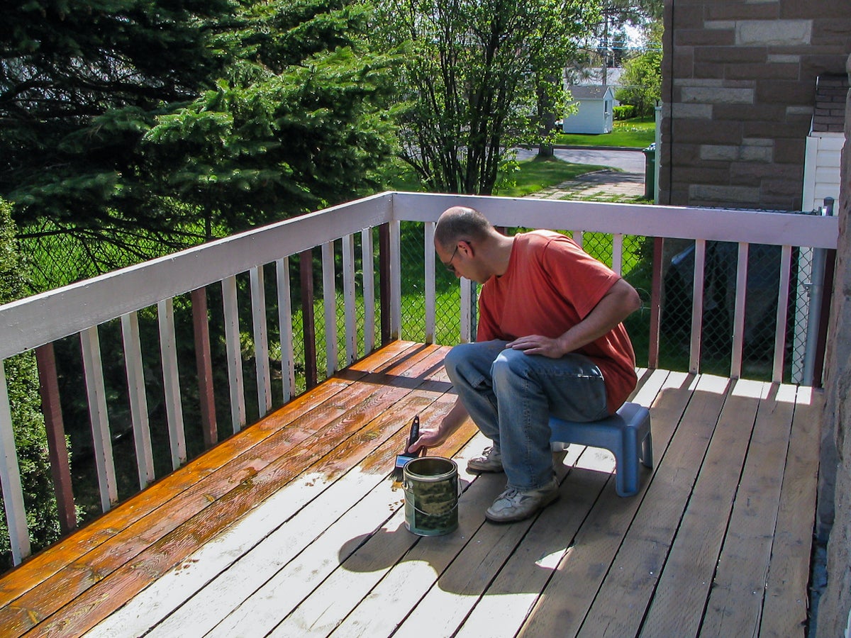 Semi-solid Deck Stain