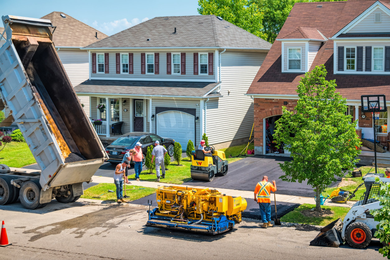 How Much Does it Cost to Pave a Driveway DIY vs. Hiring a Professional