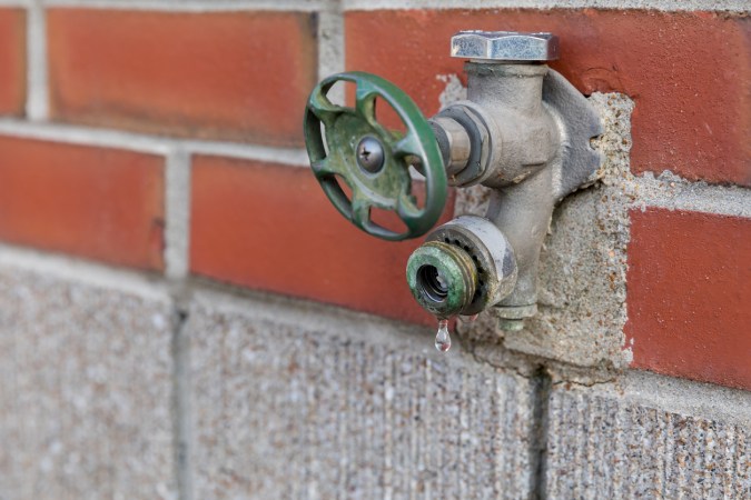 How To: Replace an Outdoor Faucet