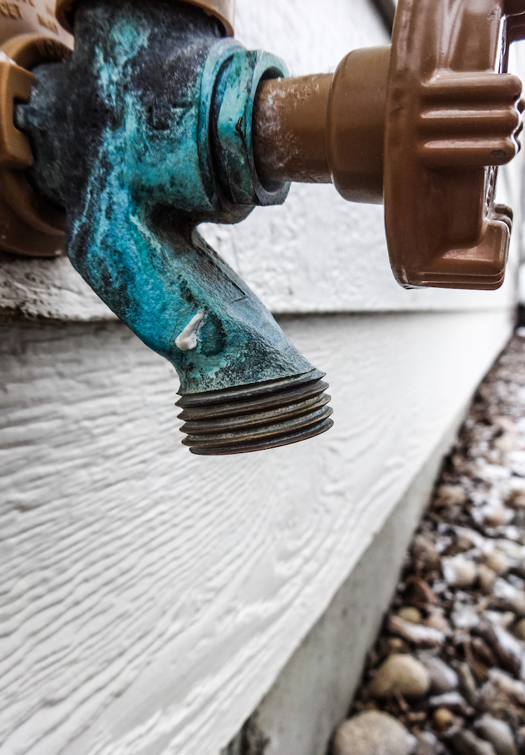 how to replace an outdoor faucet