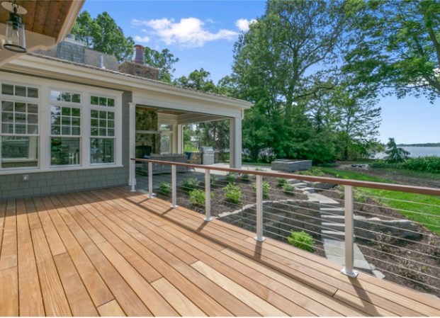 The Dos and Don’ts of Sealing the Deck