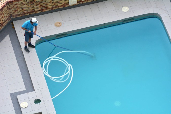 The Dos and Don’ts of Swimming Pool Maintenance