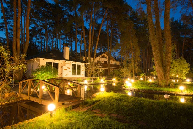 The Best Places to Install Solar Lights in Your Outdoor Space