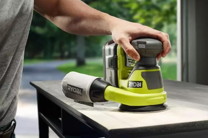 Don’t Get Caught In The Cold: Our Favorite Generators Are Up to $1,000 Off Right Now