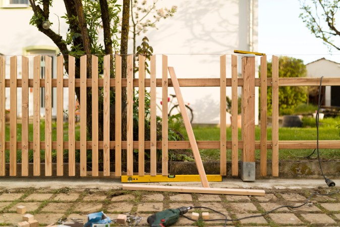 How Much Does Temporary Fence Rental Cost?