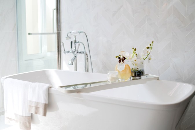 How to Get Your Bathroom Guest-Ready in 20 Minutes or Less