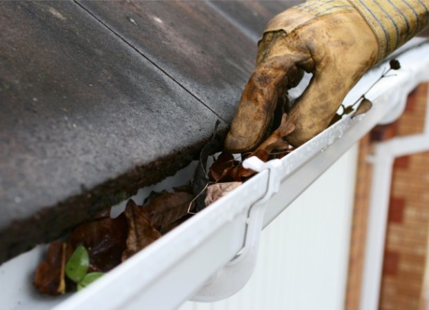 What NOT to Do When Cleaning Your Home’s Rain Gutters