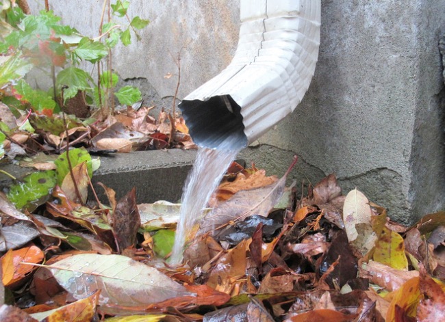 gutter cleaning downspout