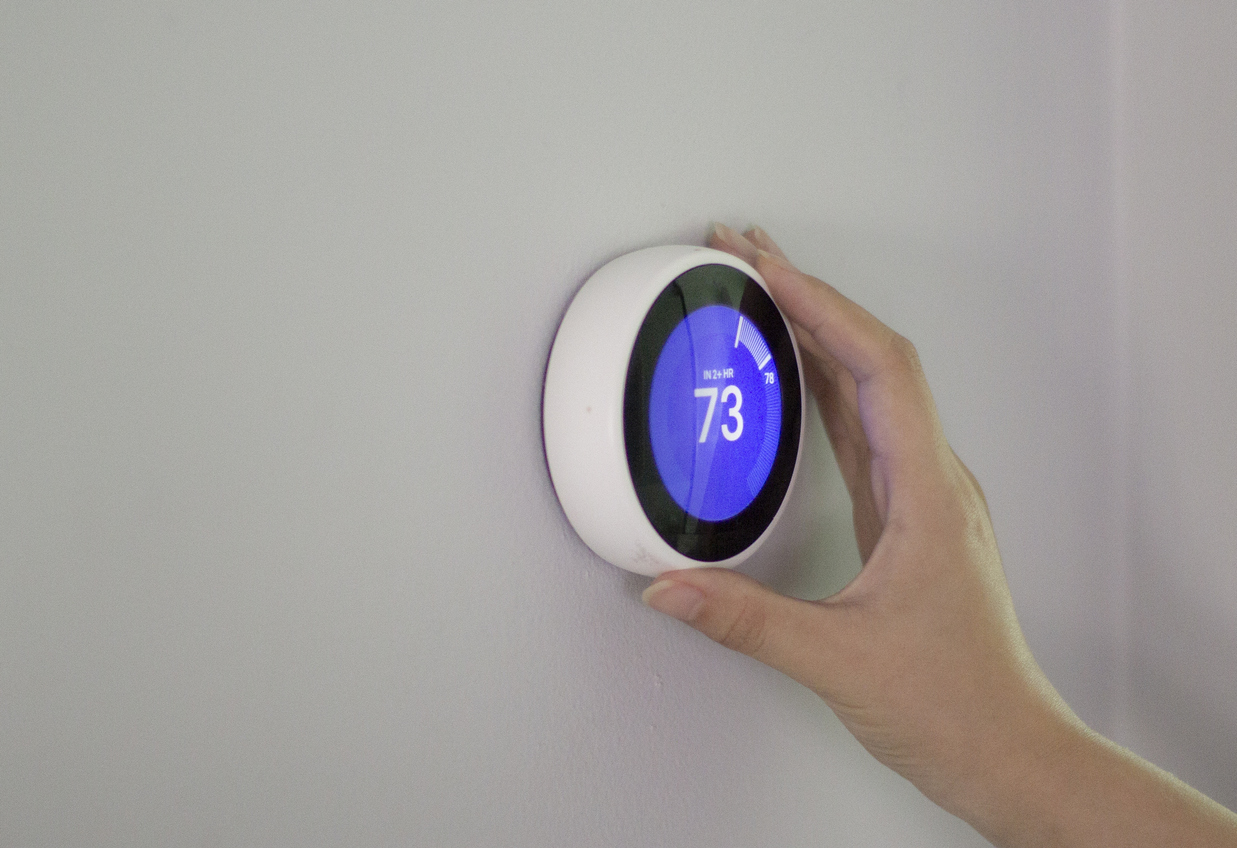 Using smart thermostat to change tempreture