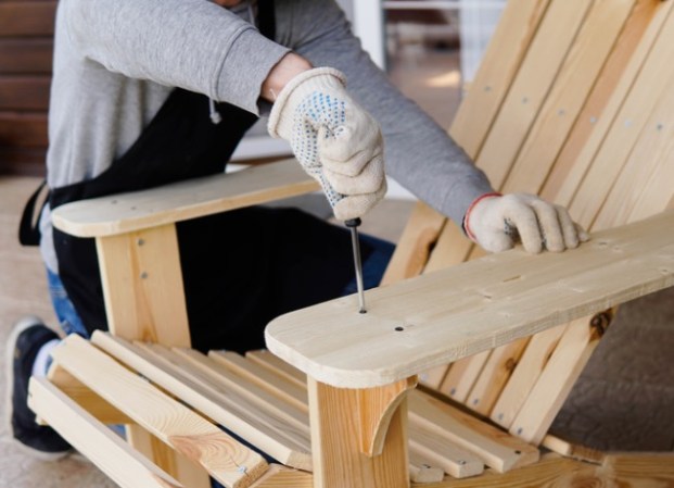 How to Build a Classic Adirondack Chair