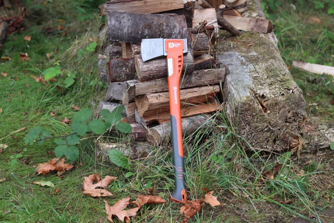 This Husqvarna Axe Handles Well But Is It Worth It?